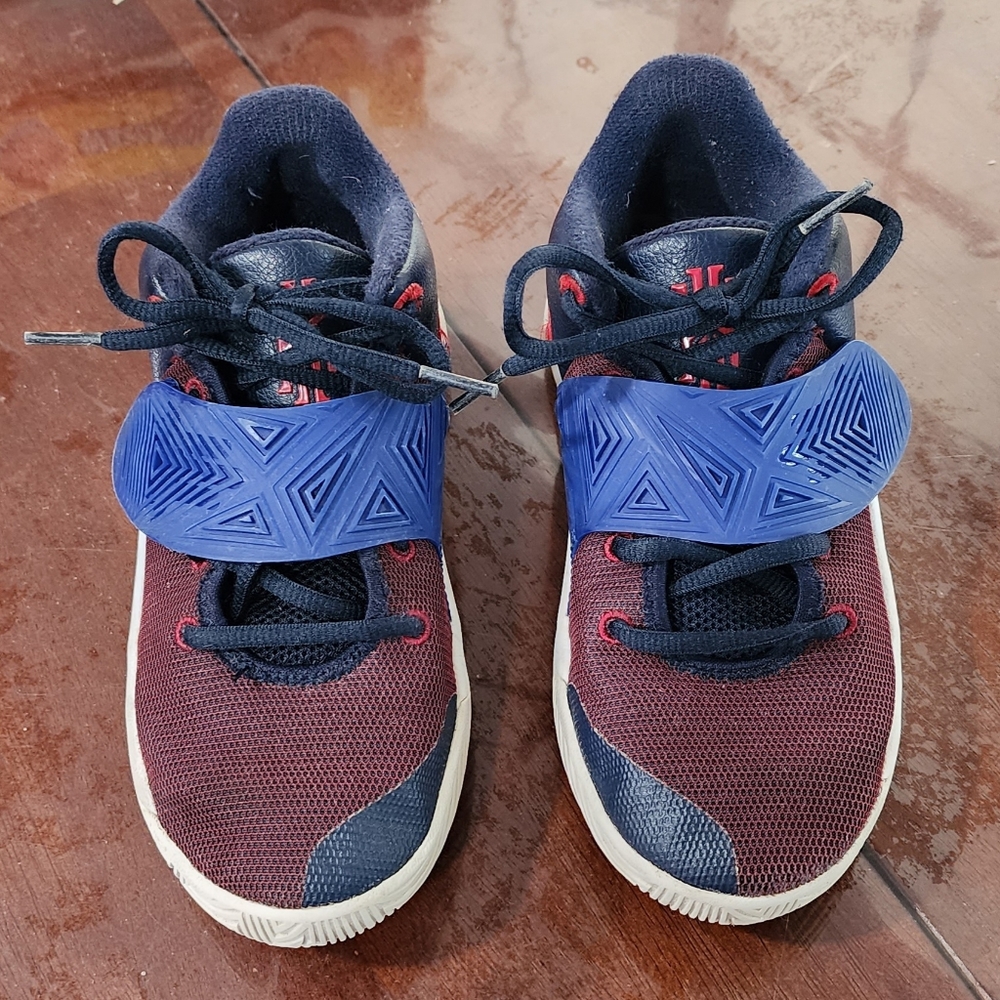 Kyrie Flytrap 3 EP 'Obsidian Bordeaux